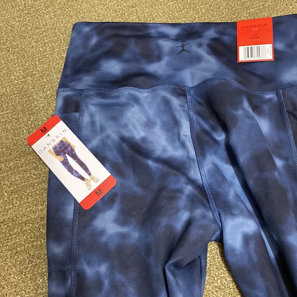 Dan skin gorgeous blue type dyed leggings size medium with tags